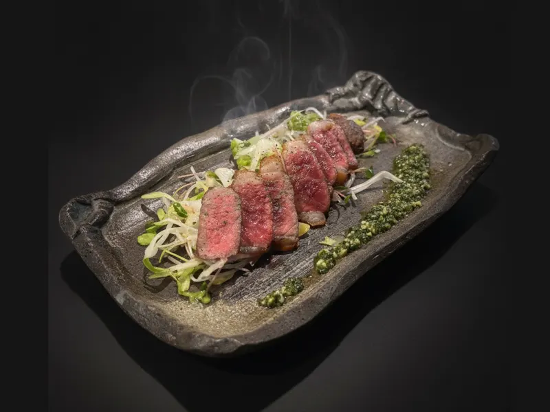 黒毛和牛カルビのタタキ
