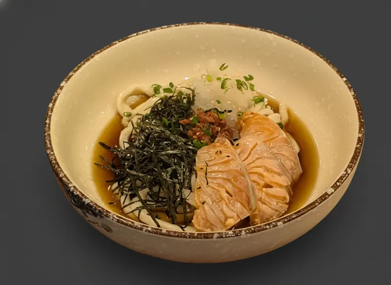 梅と炙りサーモンのおろしぶっかけうどん