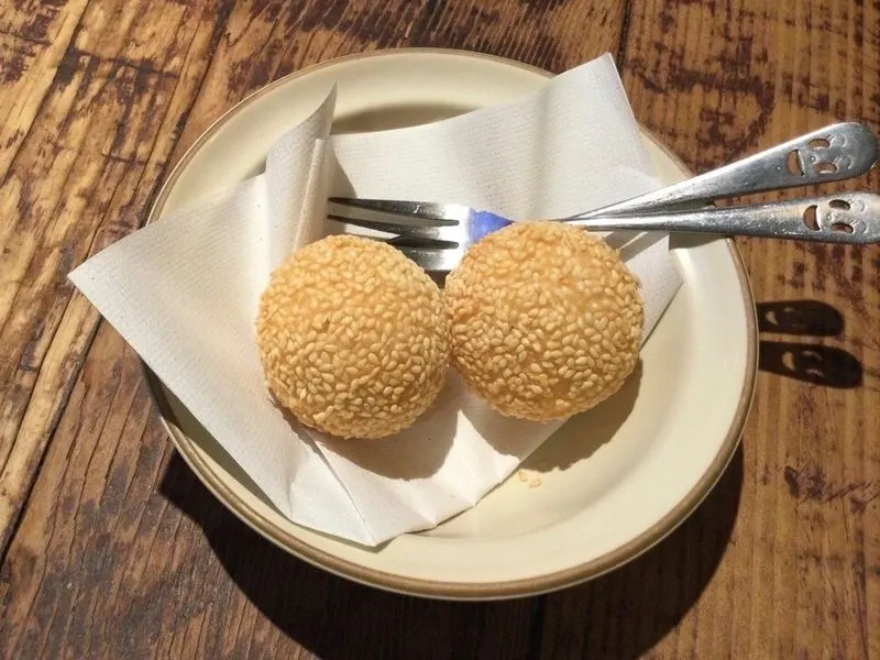 定番ごま団子(2個)